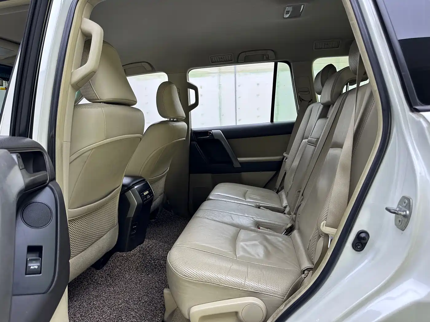 Toyota Prado (Import) 2010 2.7L Auto Luxury фото 9