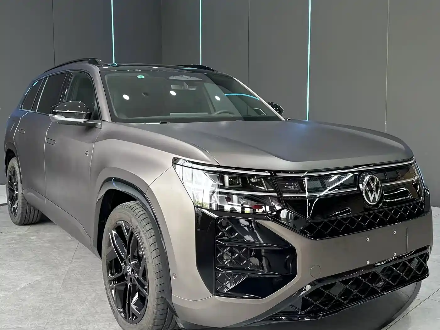 Volkswagen Teramont 2025 Teramont Pro 450TSI 4WD Summit Edition фото 3