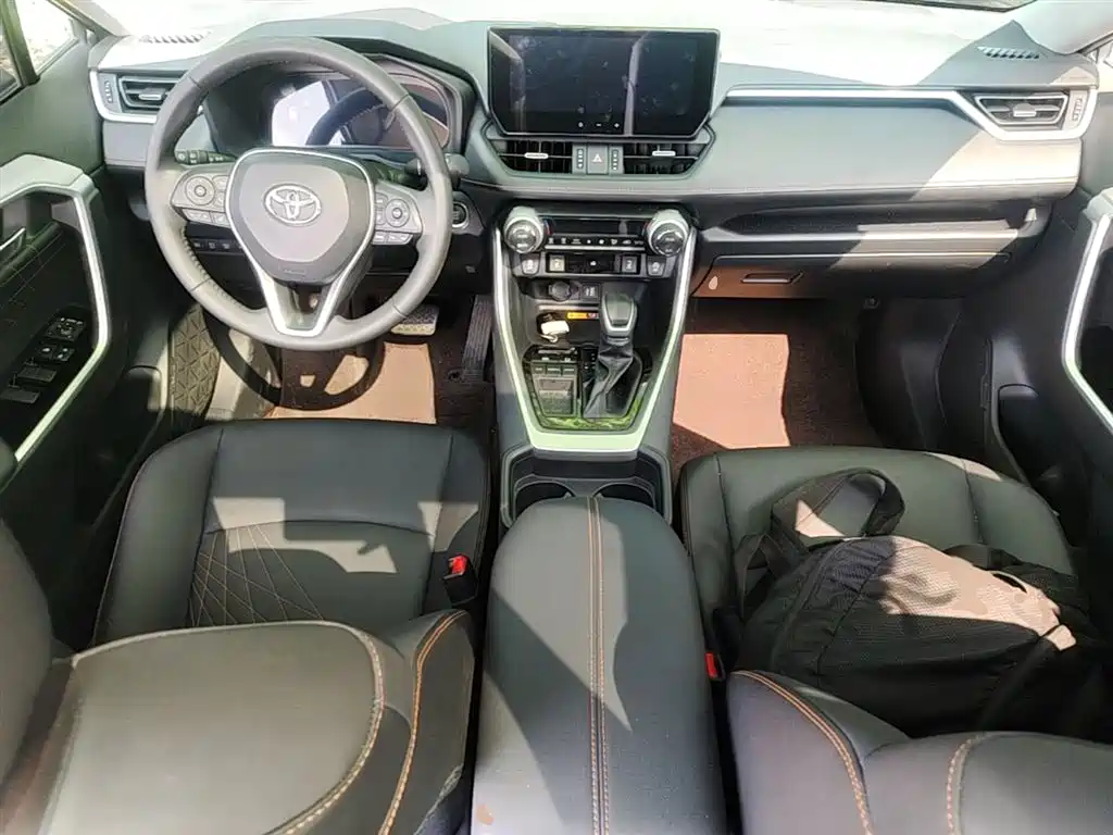 Toyota RAV4 Rongfang 2024 2.0L CVT FWD Style Plus Edition фото 16