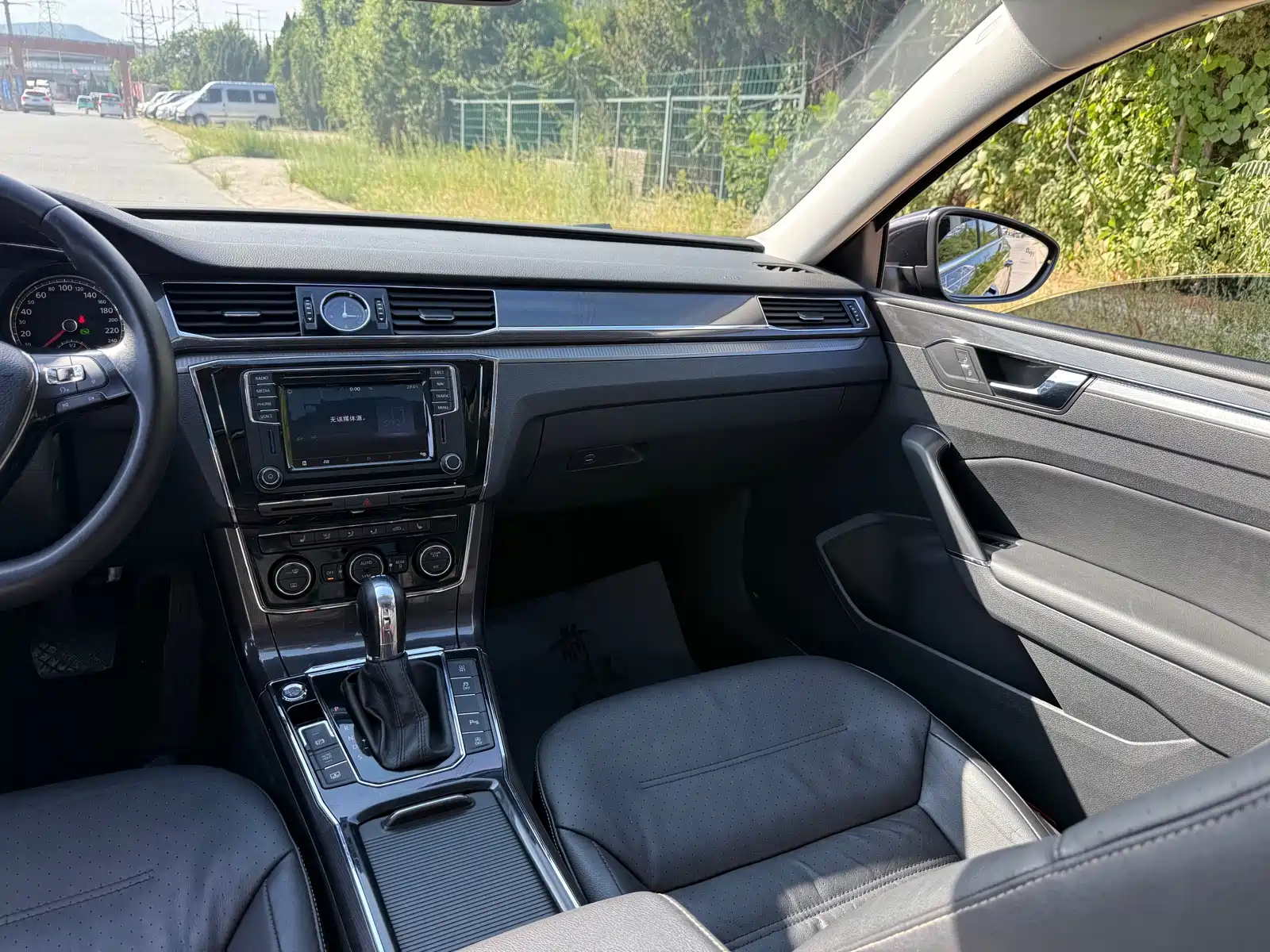 Фото 13 - Volkswagen Passat