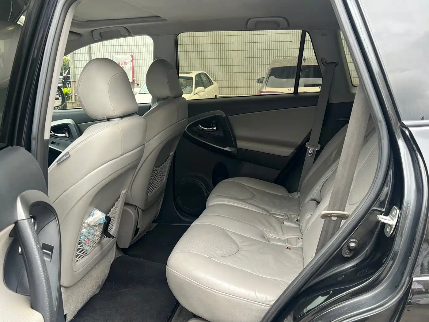 Toyota RAV4 Rongfang 2010 2.4L Automatic Luxury Upgrade Edition фото 5