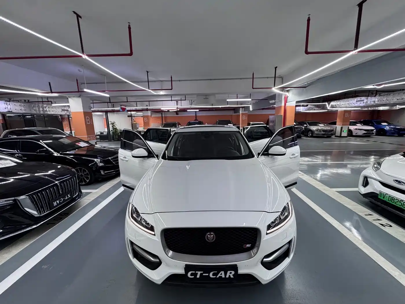 Фото 23 - Jaguar F-PACE