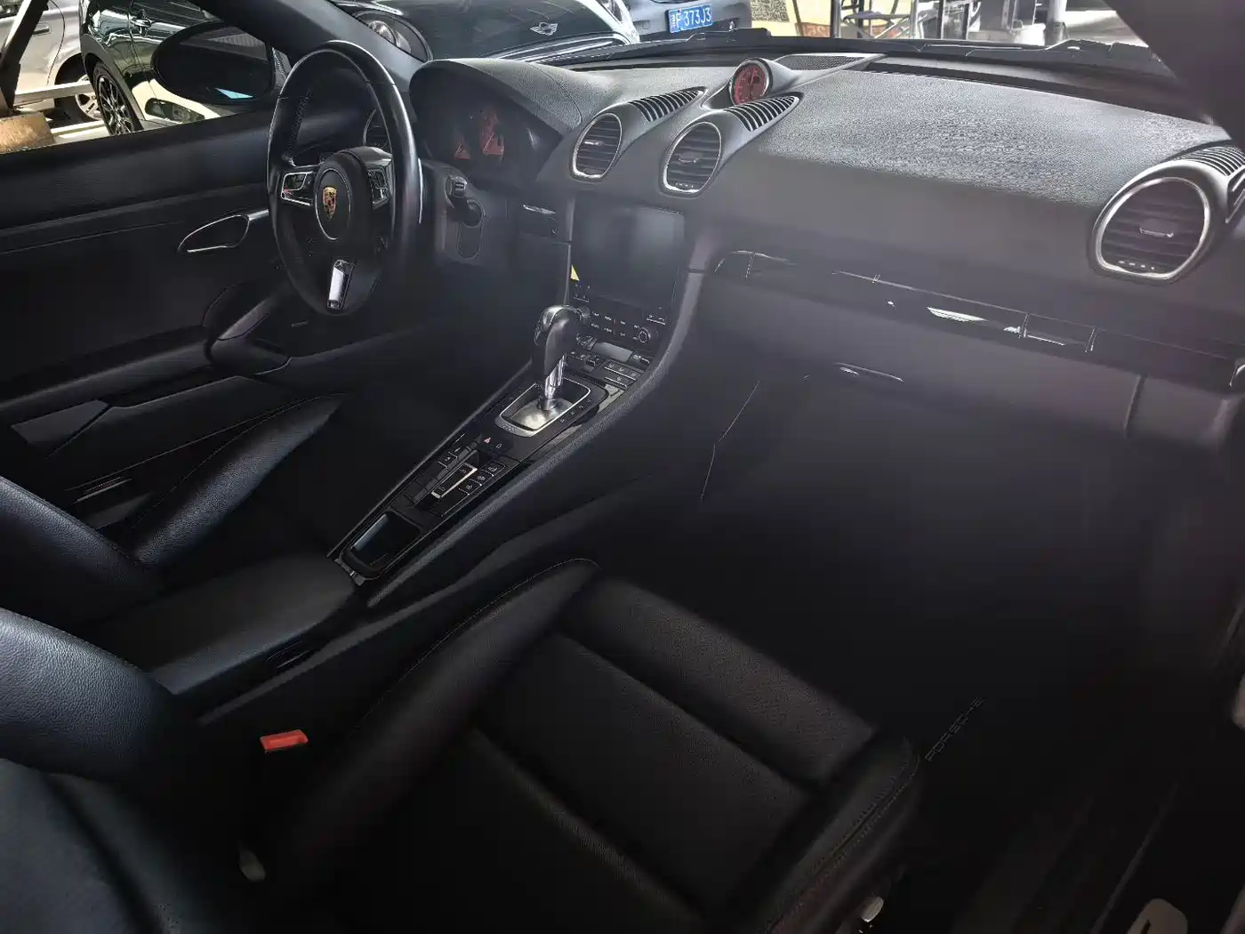 Porsche 718 2019 Boxster T 2.0T фото 5