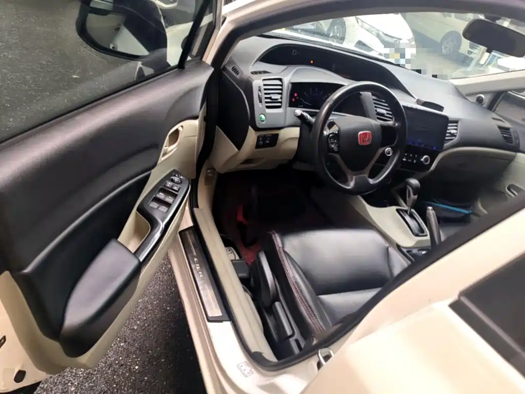 Photo 16 - Honda Civic