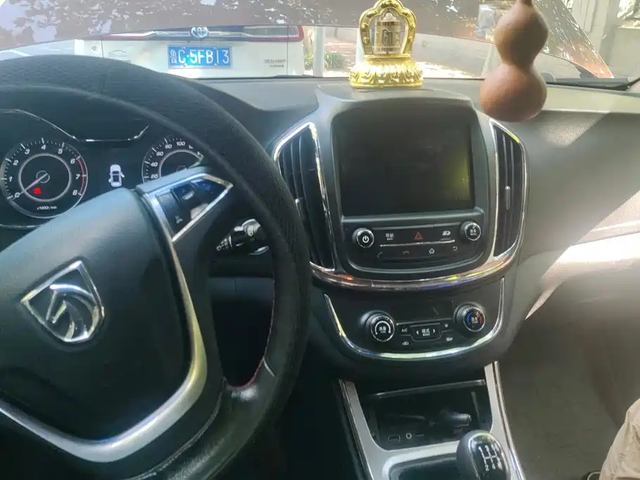 Baojun 560 2015 2015 1.8L Manual Luxury