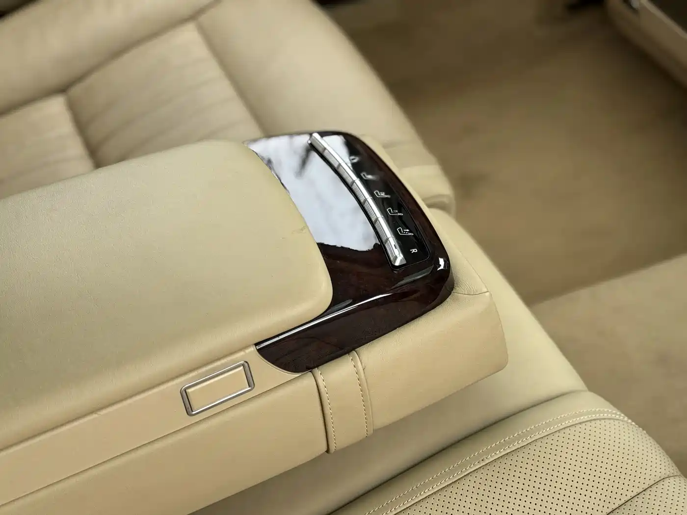 Mercedes-Benz S-Class 2010 2010 S 600 L