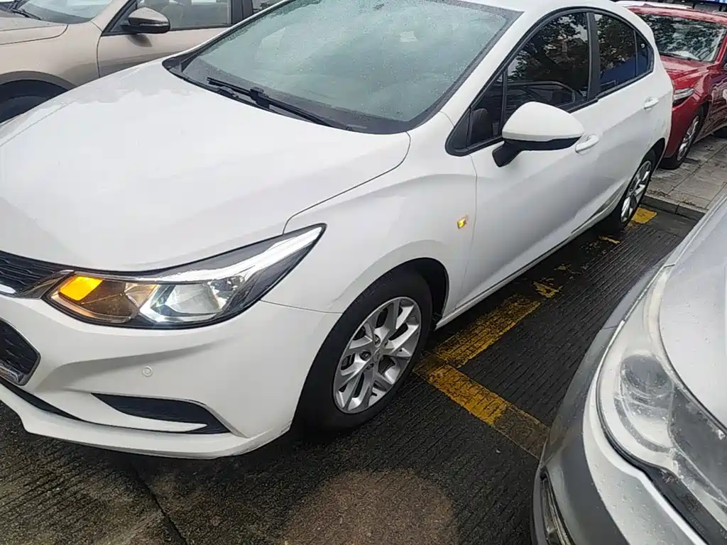 Chevrolet Cruze 2018 2018 Hatchback 320 Automatic Pioneer Sunroof Edition