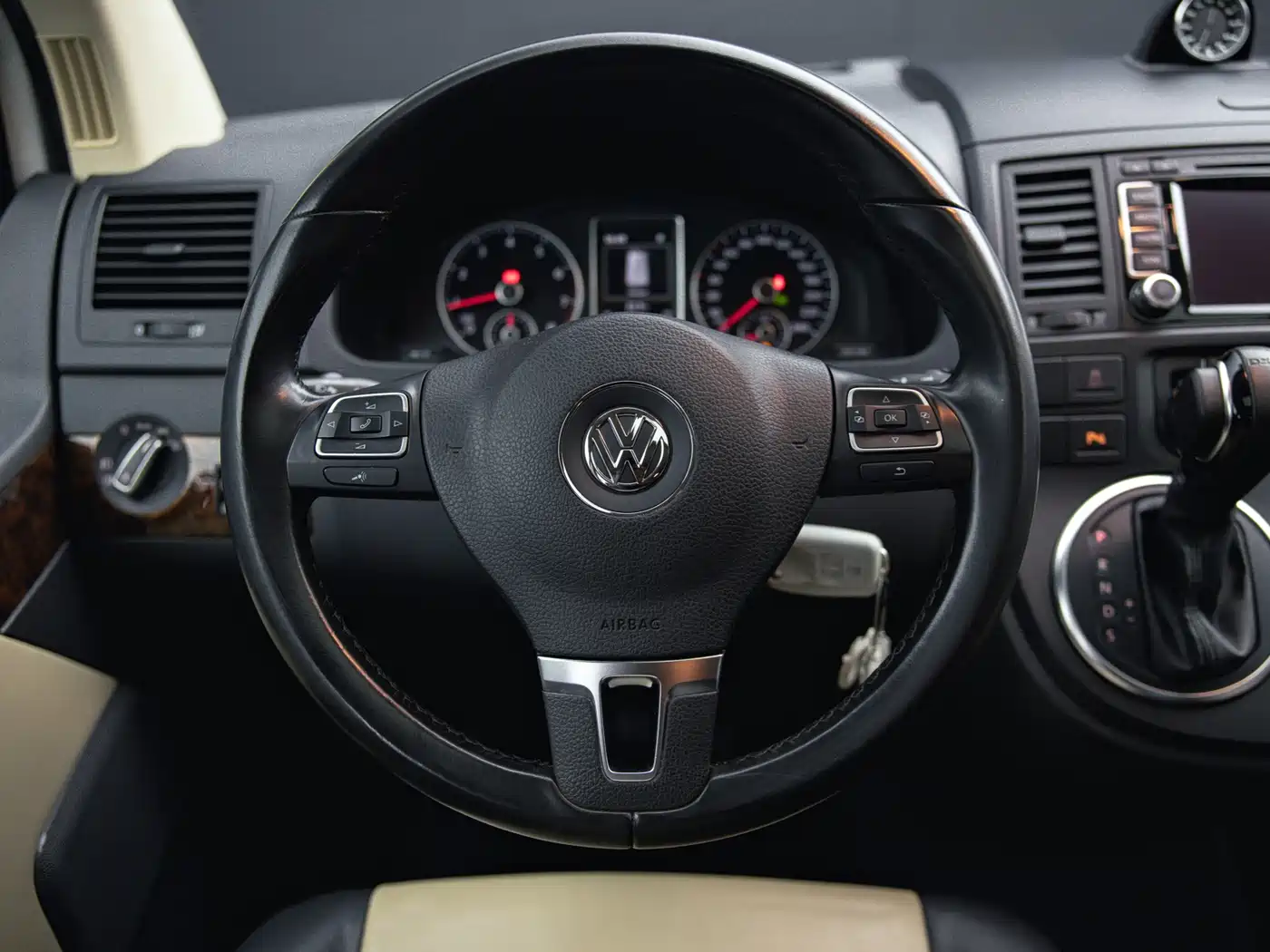 Volkswagen Multivan 2017 2017 2.0TSI 4WD Premium 6-Seater