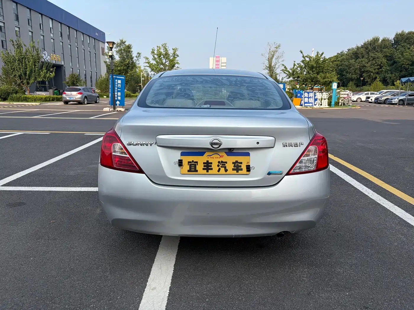 Nissan Sunny 2012 2011 1.5XE Manual Comfort Edition