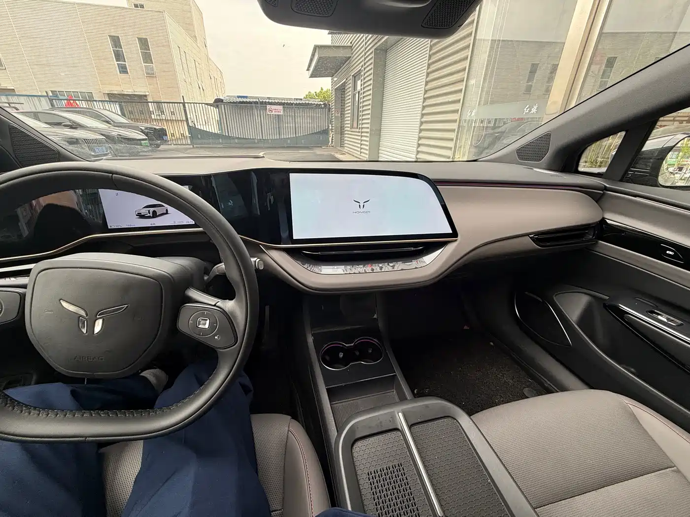 Hongqi EH7 2025 640 AWD Smart Selection Edition фото 10