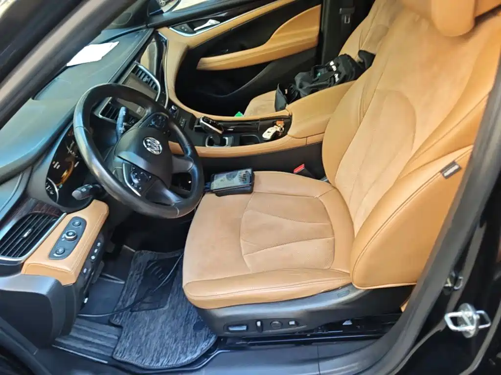 Photo 15 - Buick LaCrosse