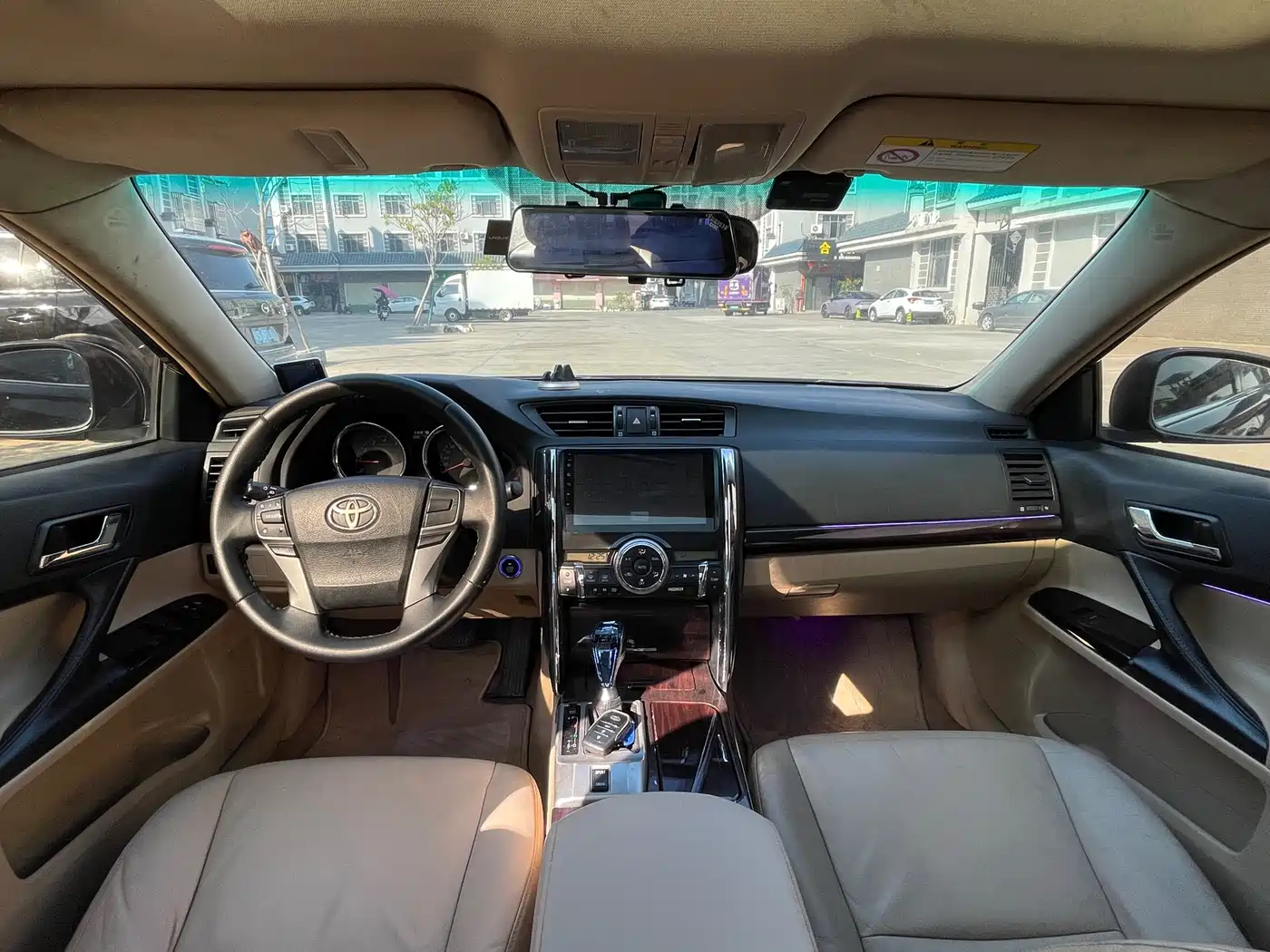 Toyota Reiz 2010 2.5V Elegance Elite Edition фото 11