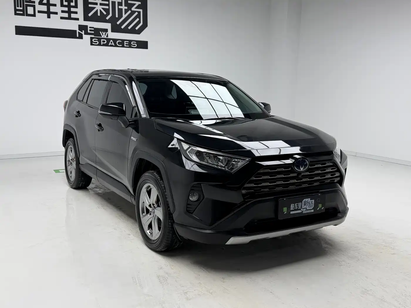 Toyota RAV4 Rongfang 2022 Hybrid 2.5L E-CVT 2WD Elite Edition фото 3