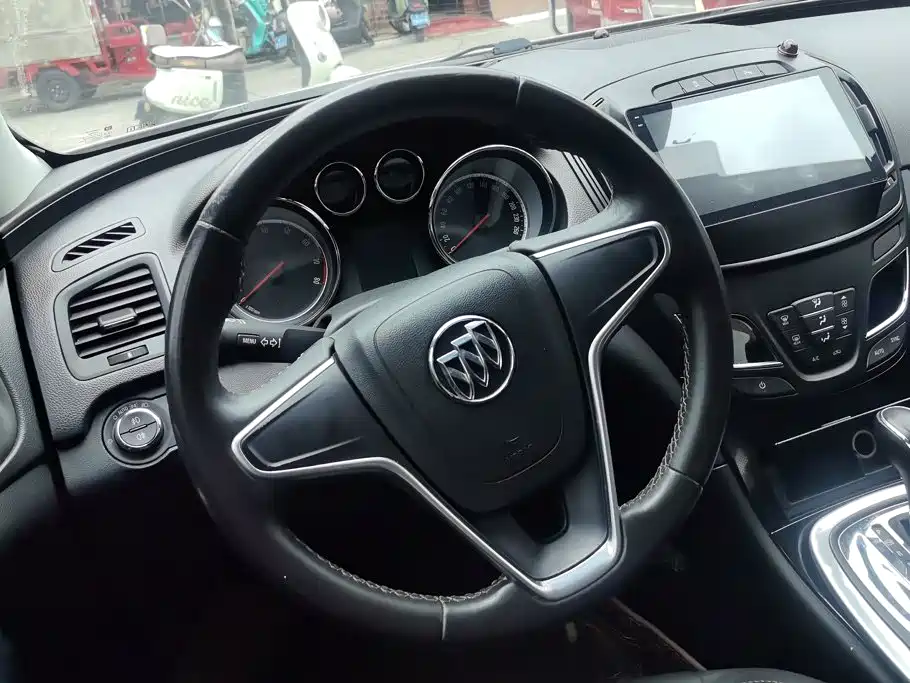 Фото 15 - Buick Regal