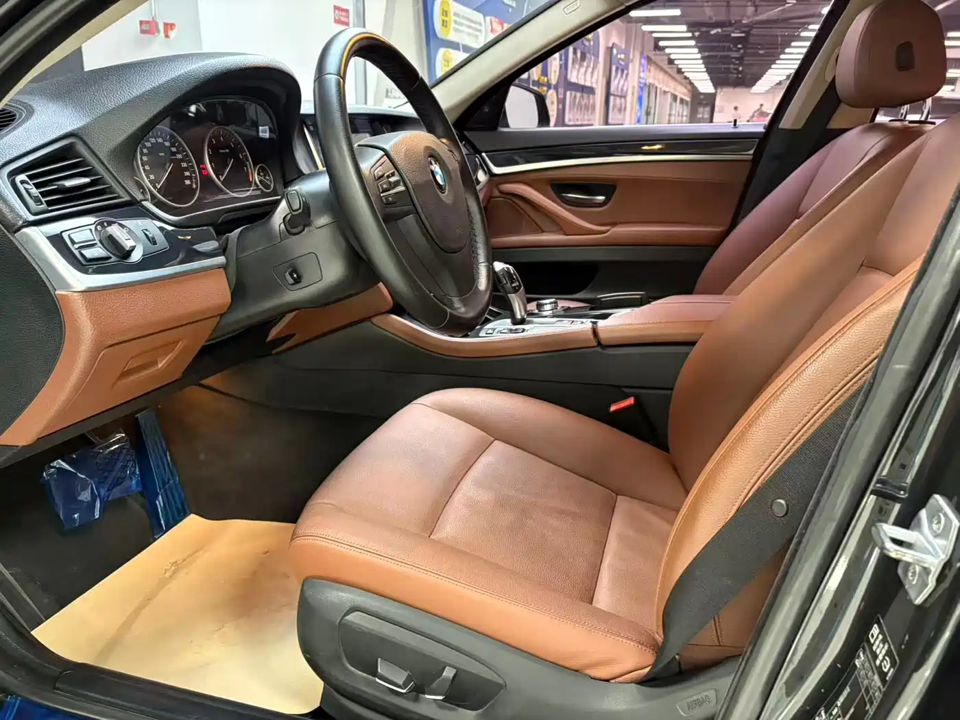 BMW 5 Series 2014 520Li Elegance фото 8