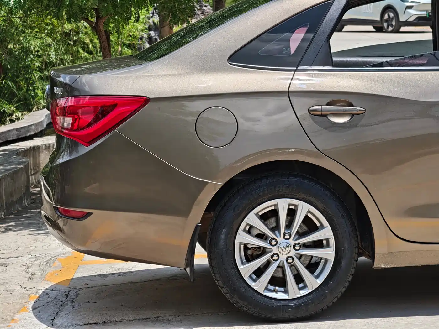 Photo 6 - Buick Excelle