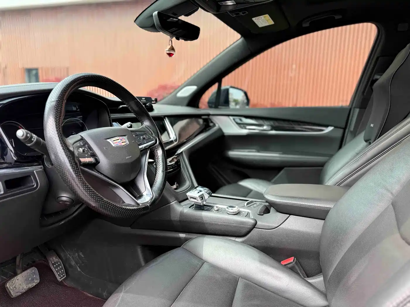 Cadillac XT6 2022 2.0T 6-Seater 4WD Platinum Edition фото 19
