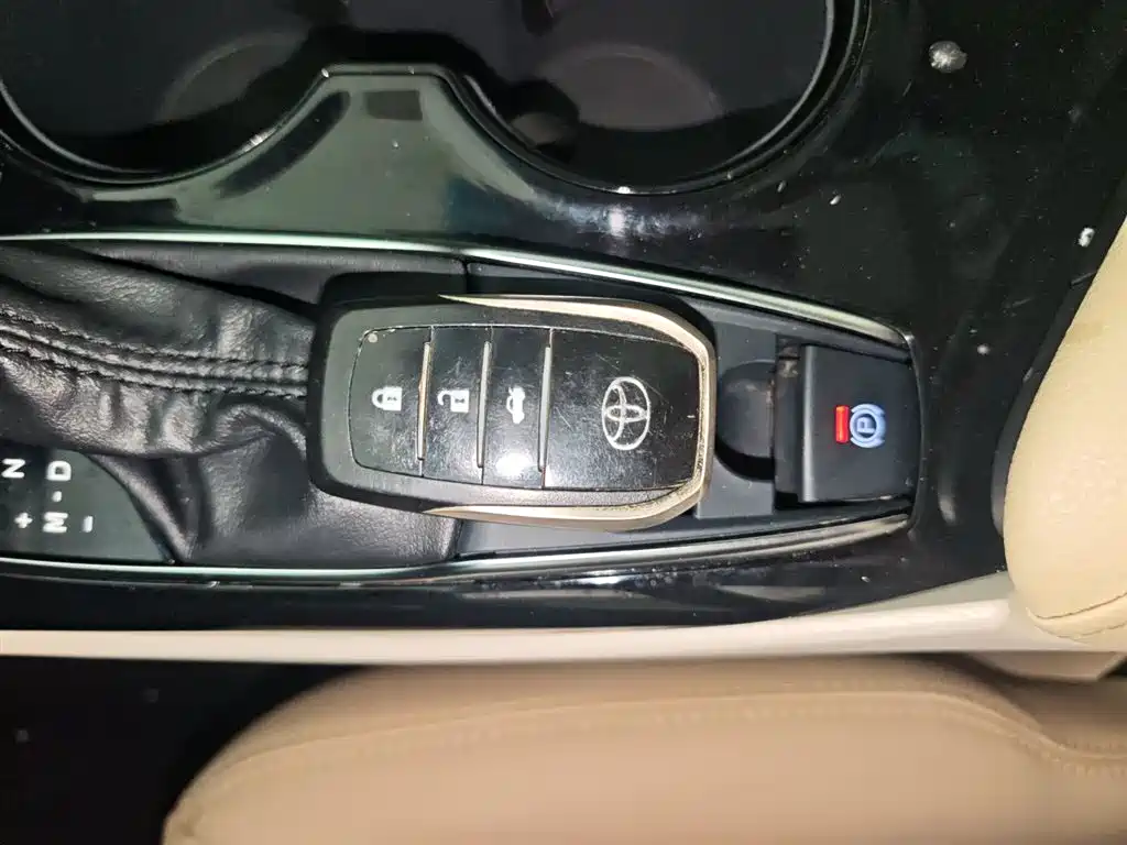 Toyota Camry 2019 2.0E Elite Edition China VI фото 11