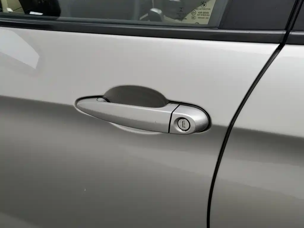 صورة 18 - BMW X1