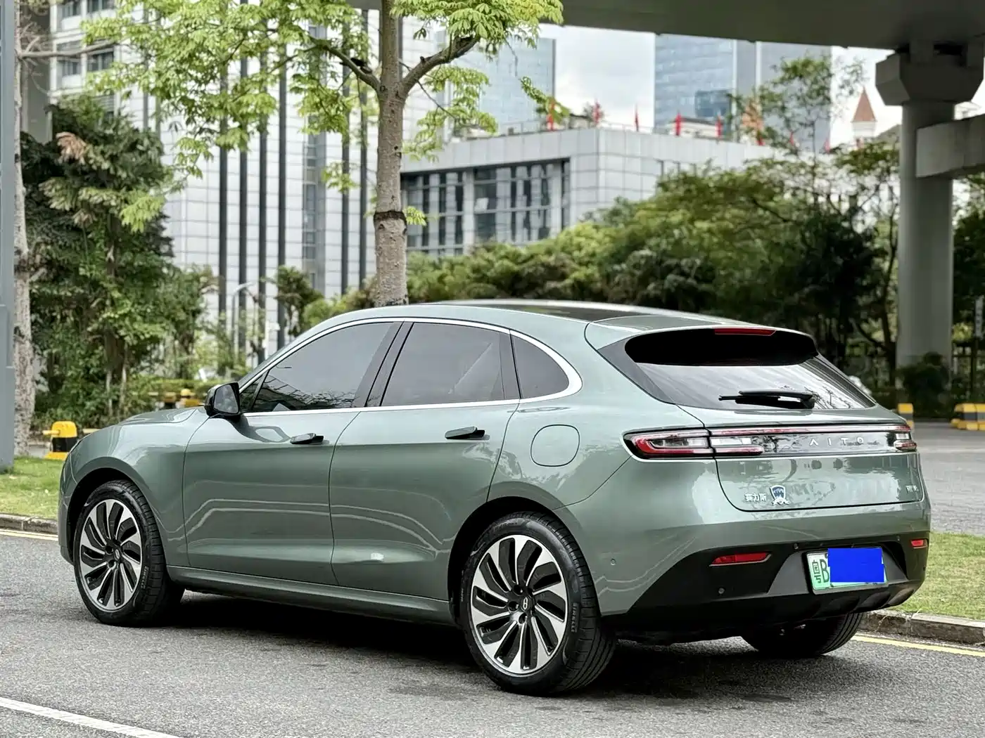 AITO Wenjie AITO M5 2022 Extended Range AWD Ultimate Edition фото 4