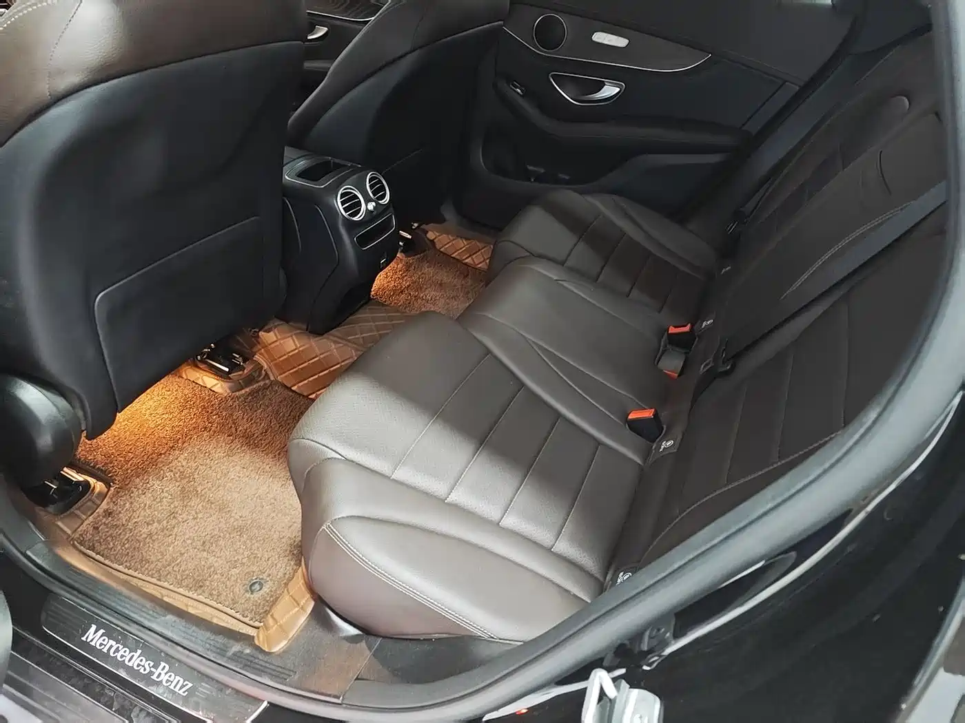 Mercedes-Benz GLC 2020 Facelift GLC 260 L 4MATIC Luxury фото 6