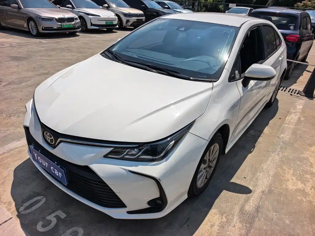 Фото 1 - Toyota Corolla
