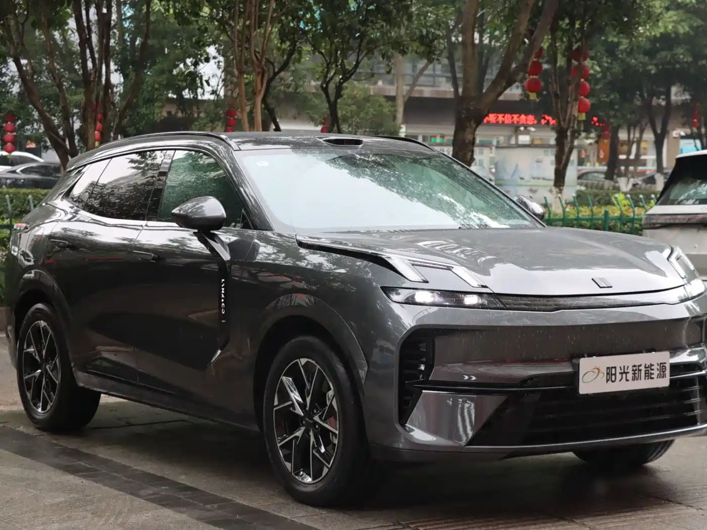 Lynk & Co 08, миниатюра 3