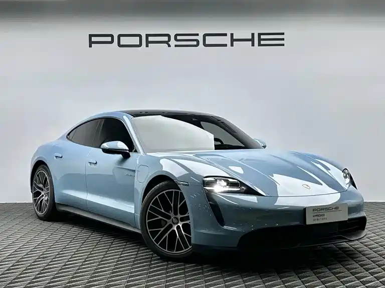 Photo 3 - Porsche Taycan