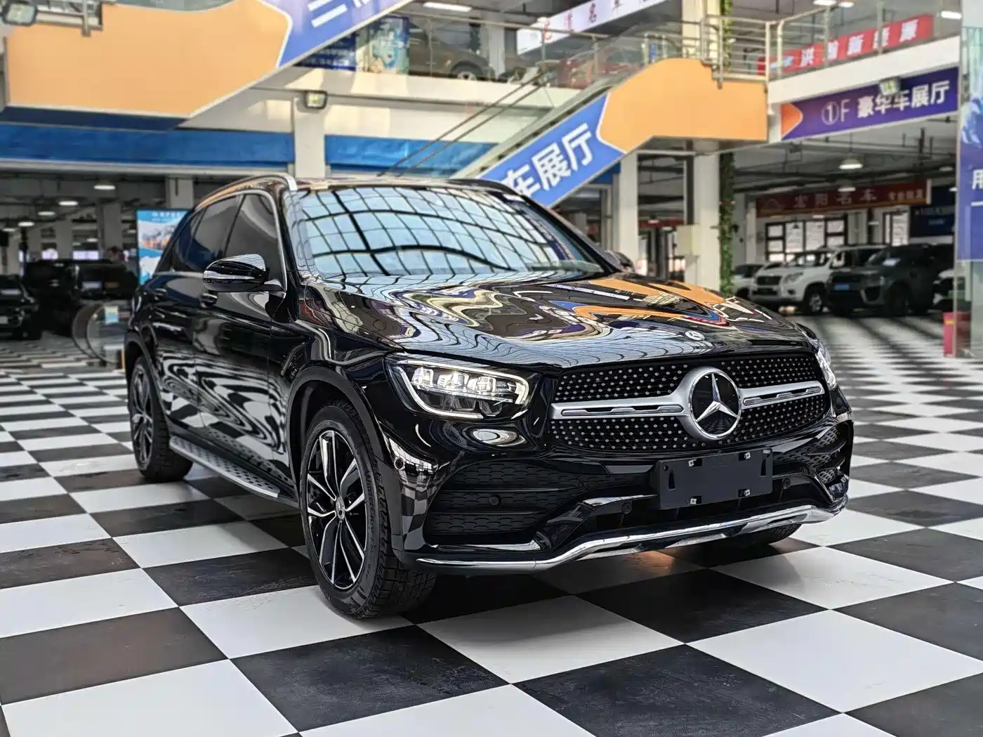 Mercedes-Benz GLC 2020 Facelift GLC 300 L 4MATIC Dynamic фото 2