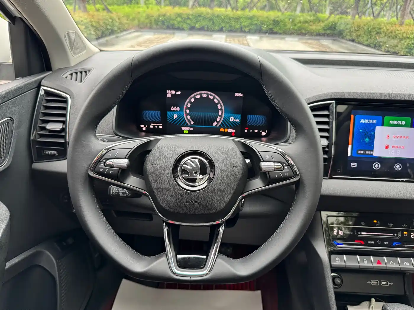 Škoda Karoq 2023 TSI280 Luxury Edition фото 14