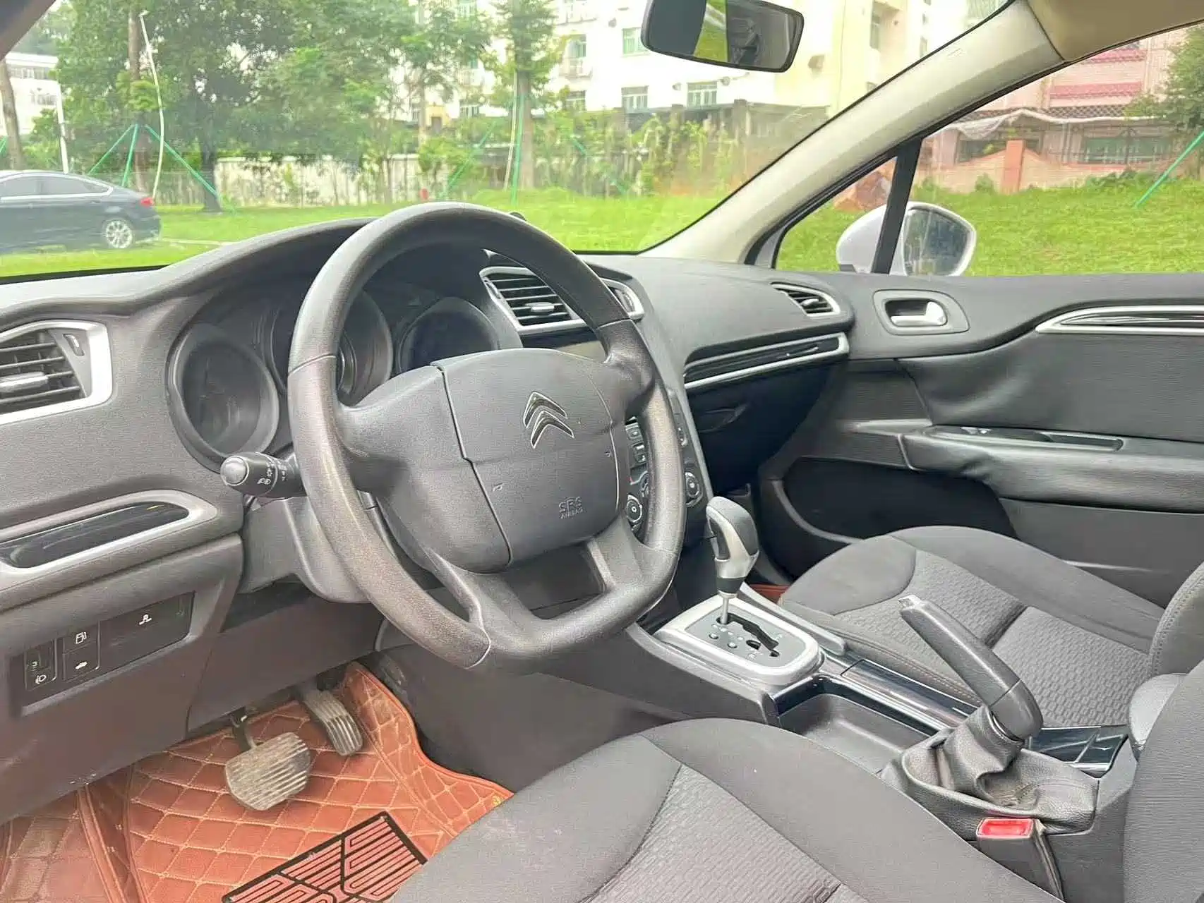 Фото 9 - Citroën C4L