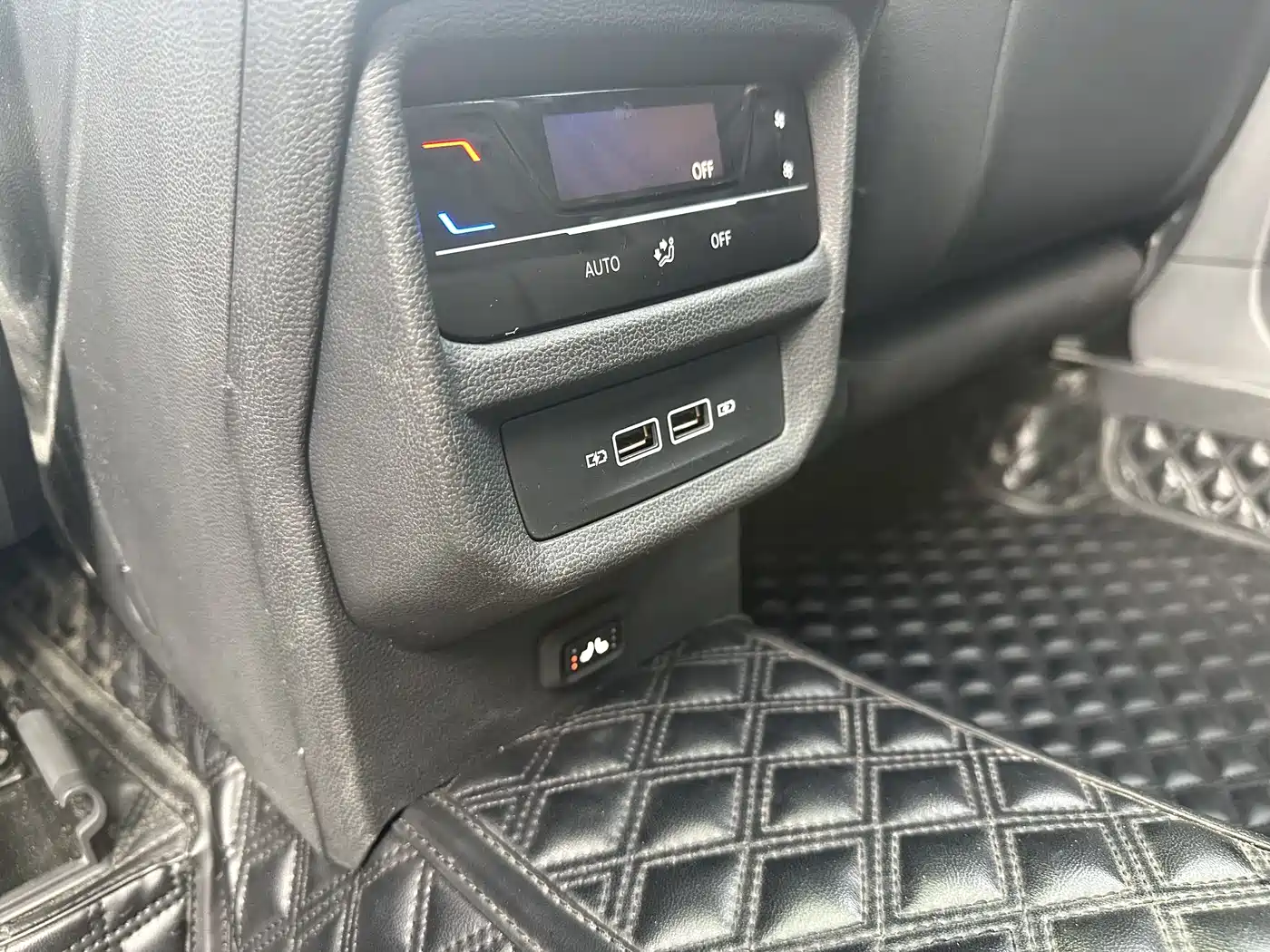 Volkswagen Tayron 2021 280TSI 2WD Luxury Smart Connect фото 16