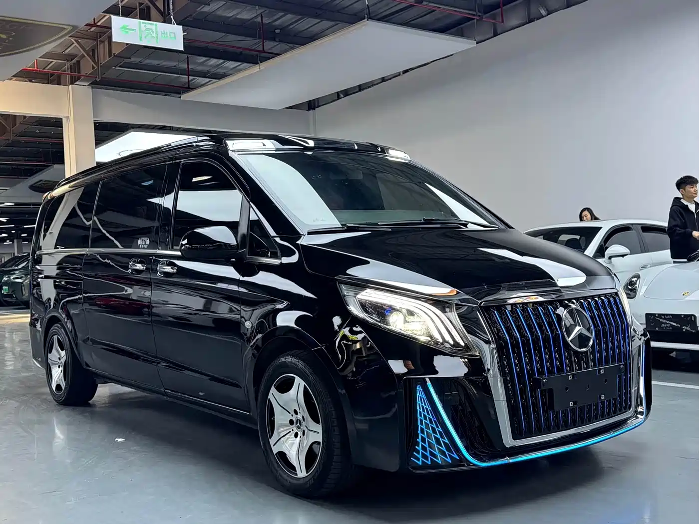 Mercedes-Benz Vito 2021 2.0T Business Edition 7-seater фото 3