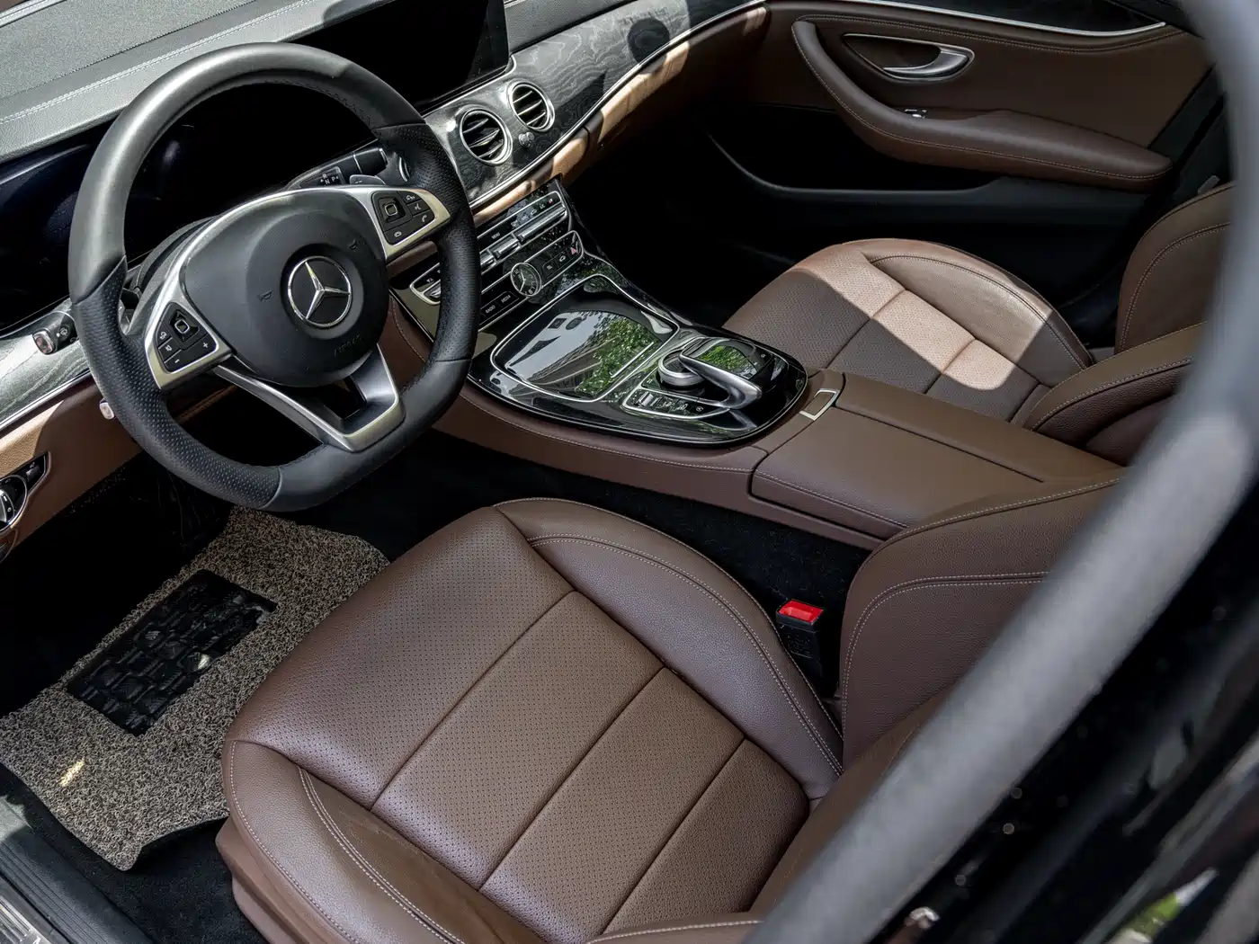 Mercedes-Benz E-Class 2016 E 300 L Sport Luxury фото 7