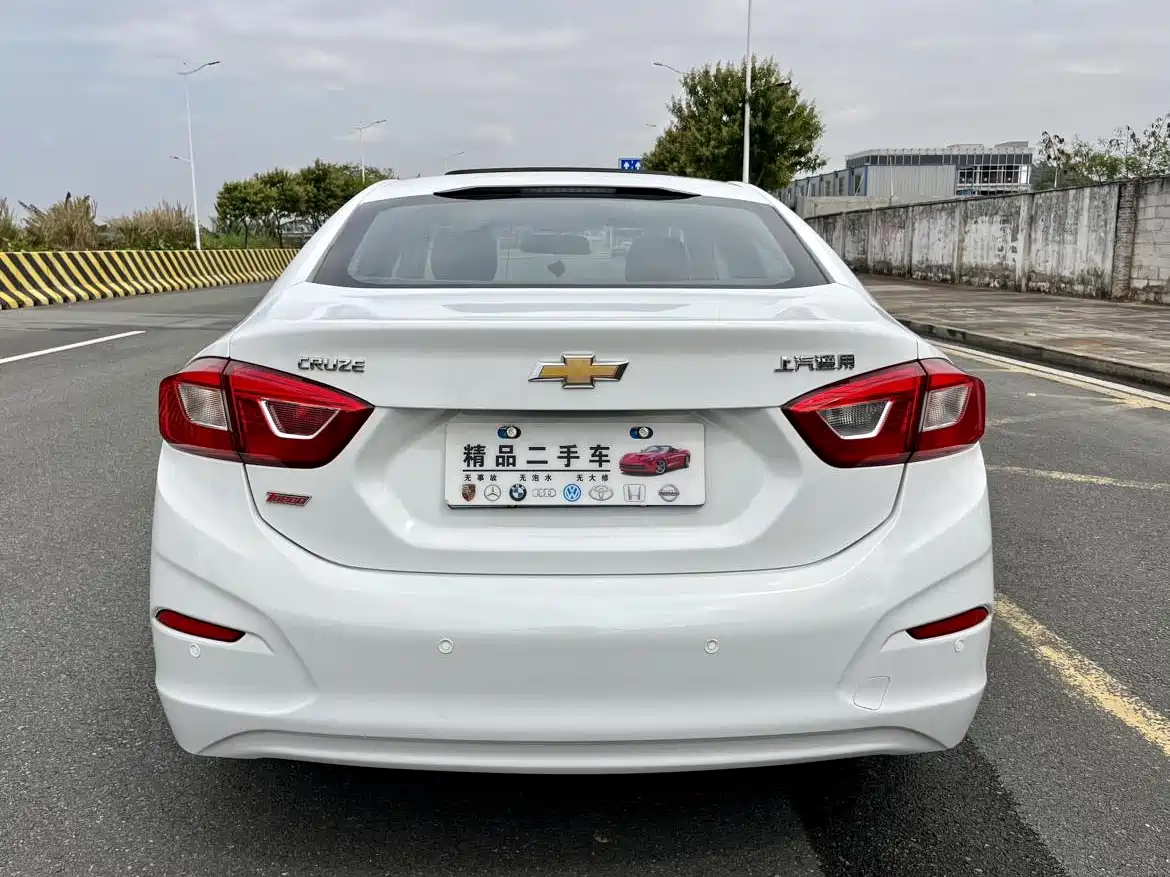 Chevrolet Cruze 2017 1.4T DCT Pioneer Sunroof фото 8