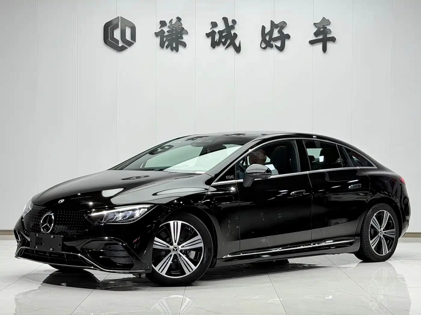 Mercedes-Benz EQE 2025 2025 Model 500 4MATIC Luxury Edition
