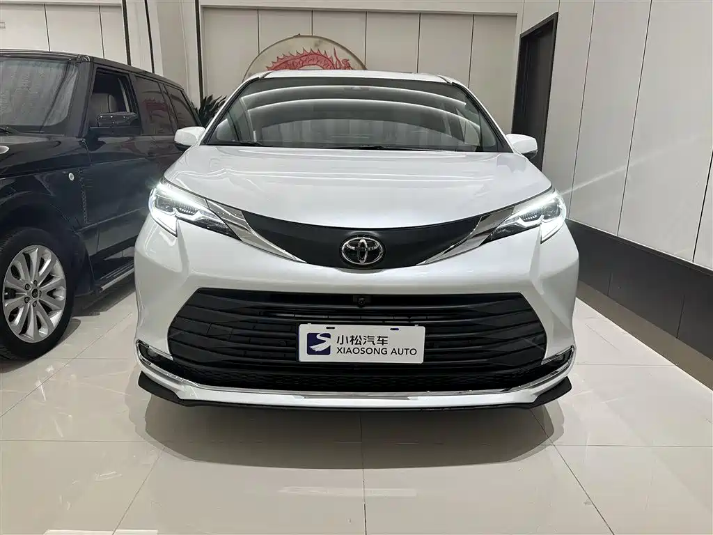 TOYOTA SIENNA