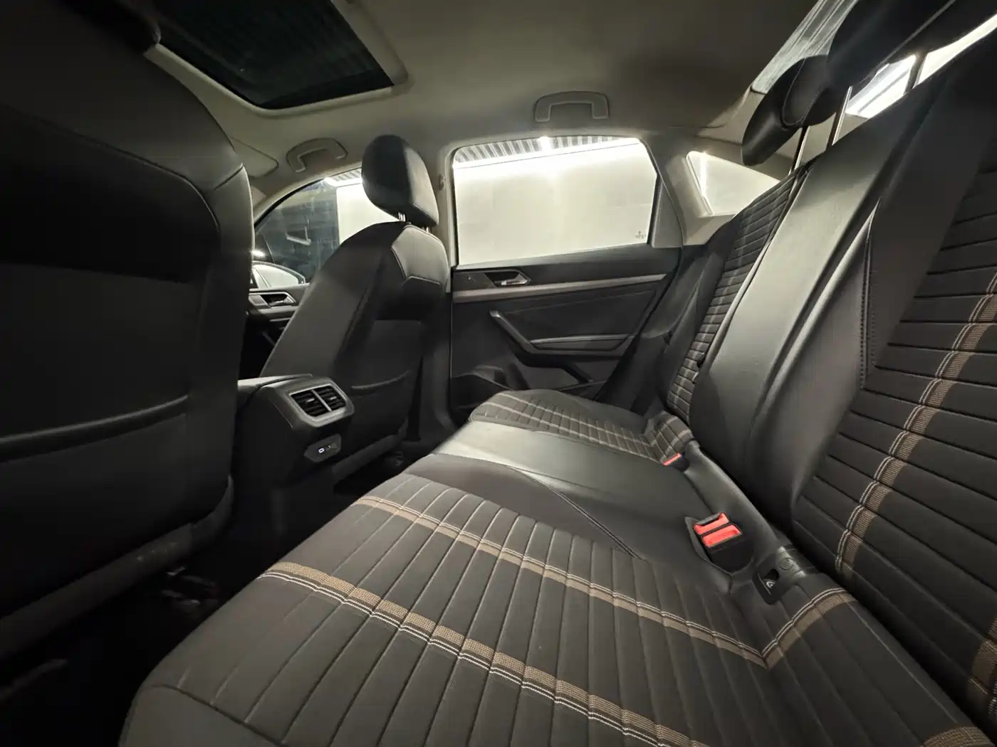 Volkswagen Lavida 2021 1.5L Auto Comfort Edition фото 9