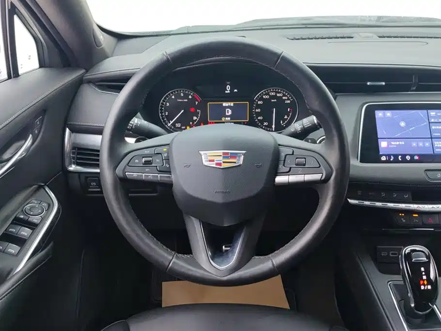 Cadillac XT4 2022 28T FWD Luxury фото 15