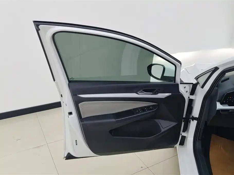 Volkswagen Golf 2023 Facelift 280TSI DSG Pro фото 7