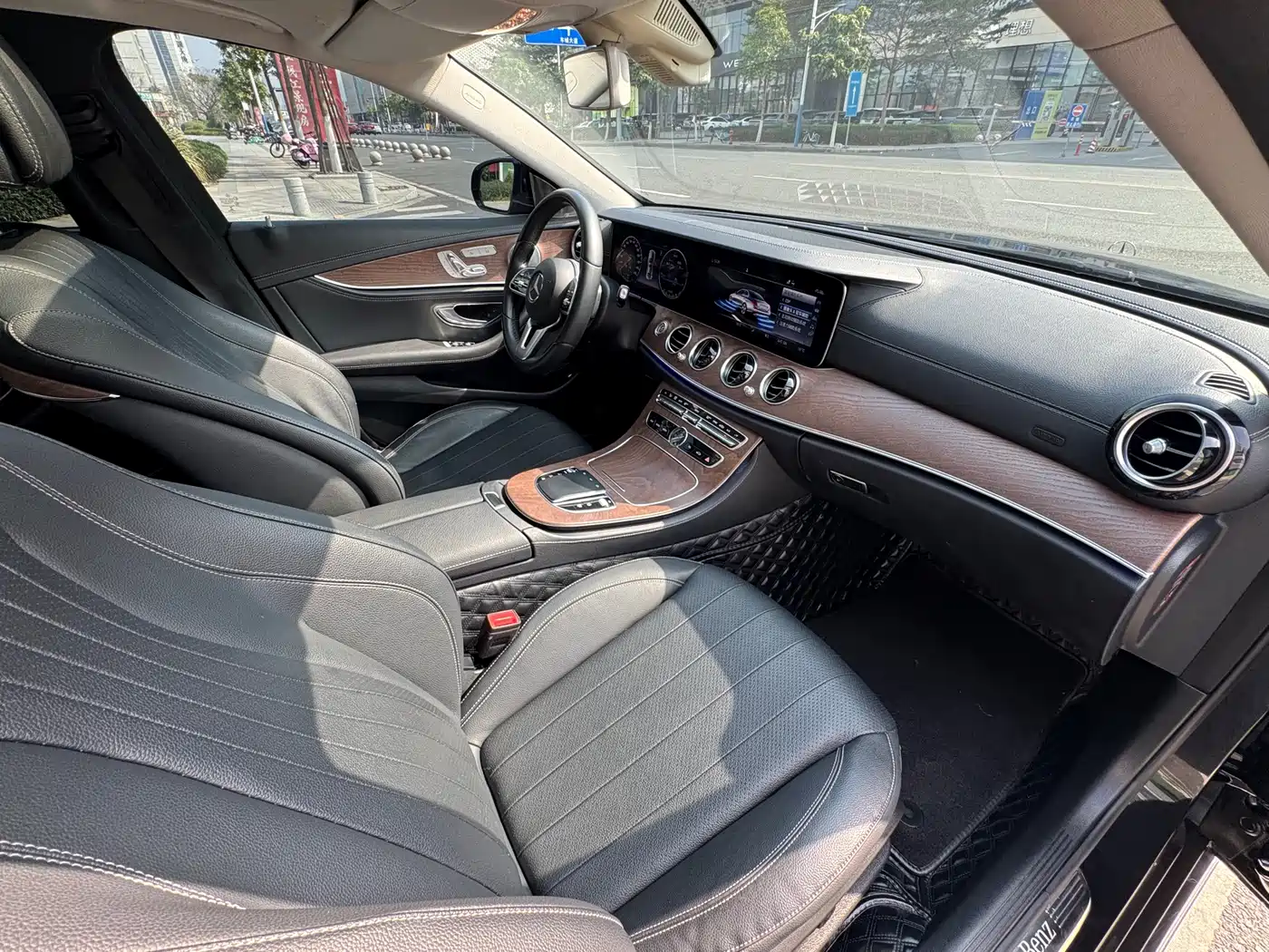 Mercedes-Benz E-Class 2019 Facelift E 300 L Luxury фото 18