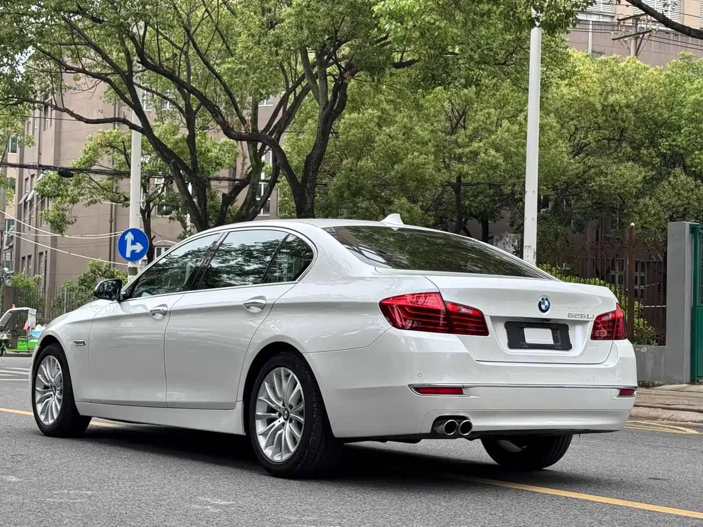 BMW 5 Series 2017 525Li Luxury Design Package фото 4