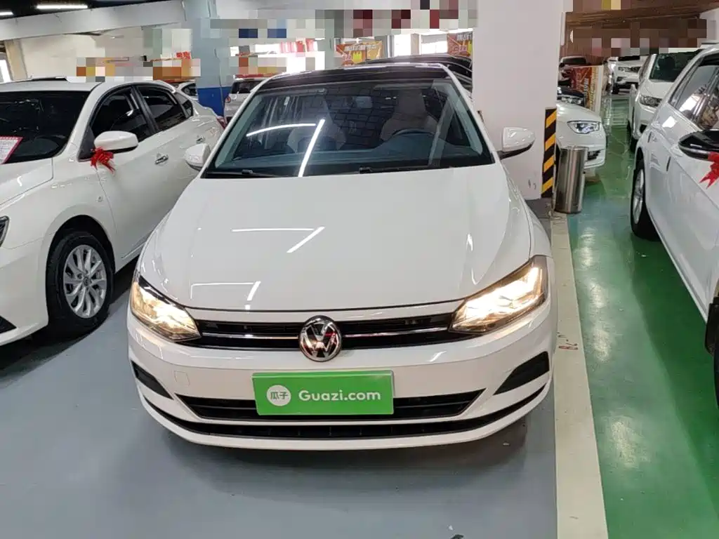 VOLKSWAGEN POLO