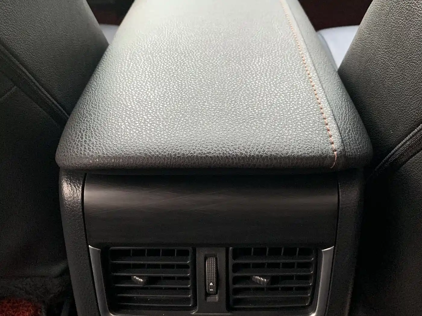 Toyota Camry 2023 2.0G Luxury Edition фото 16