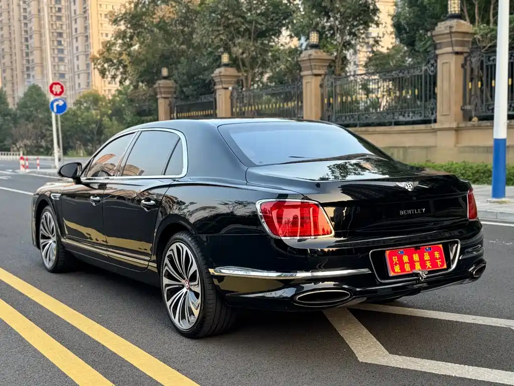 Фото 6 - Bentley Flying Spur