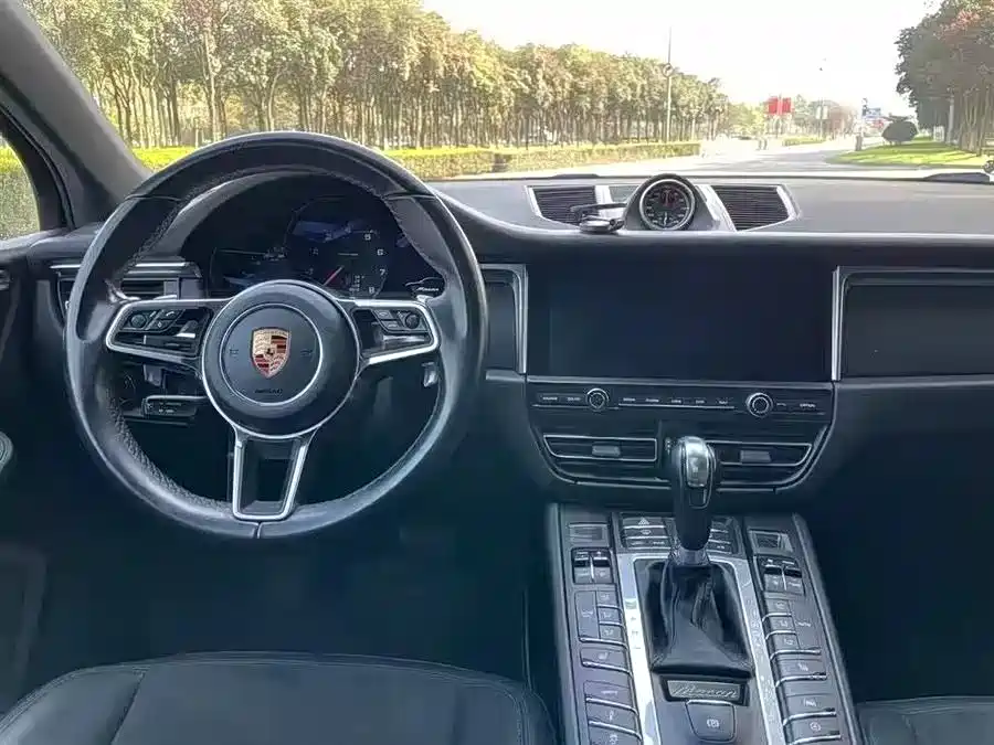 Porsche Macan 2018 Macan 2.0T фото 8