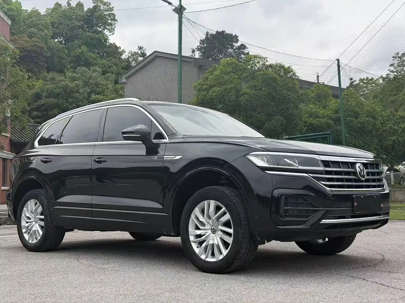 VOLKSWAGEN TOUAREG