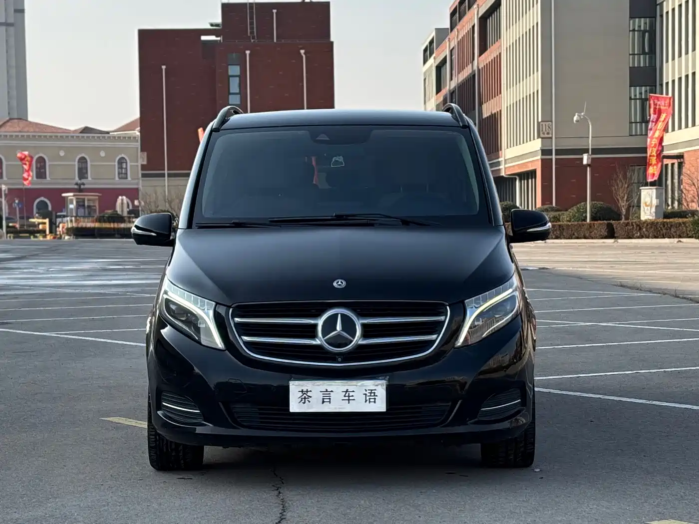 Mercedes-Benz V-Class 2017 Model V 260 L Premium Extended Edition фото 2