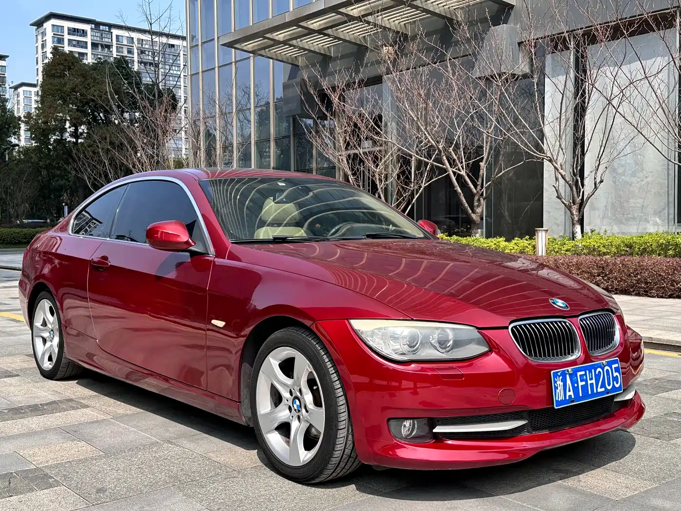 BMW 3 Series (Import) 2011 325i Coupe фото 3
