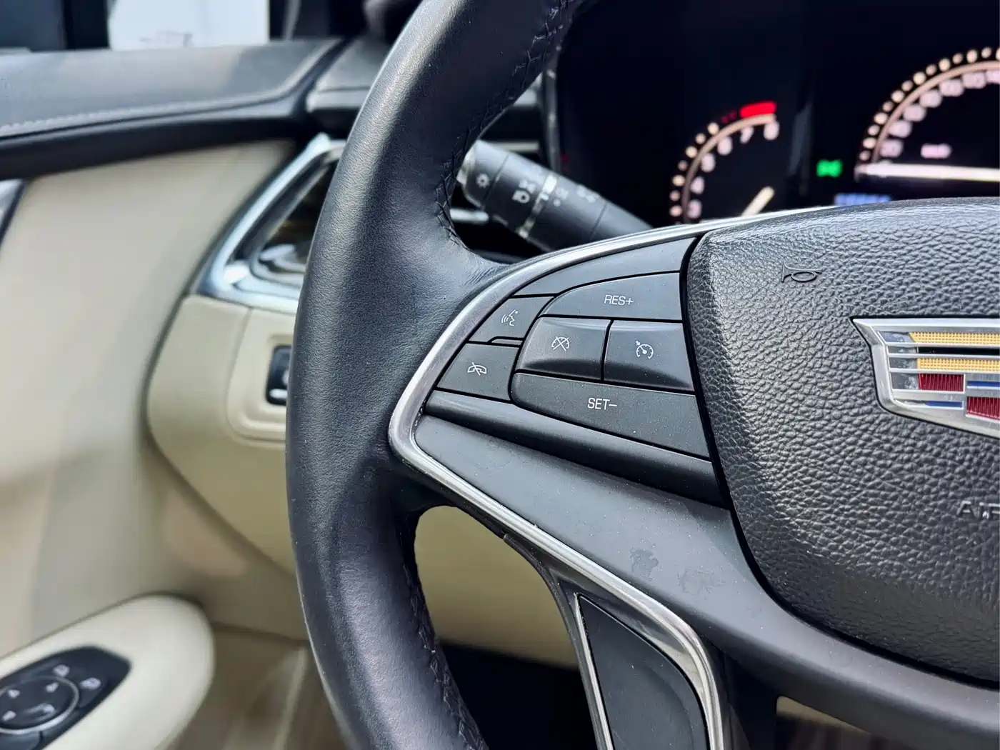 Cadillac XT5 2016 28T AWD Technology Model фото 20